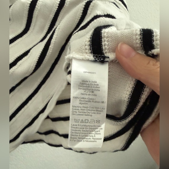 Madewell // EUC Relaxed V-Neck Polo Shirt in Stripe - Picture 7 of 7